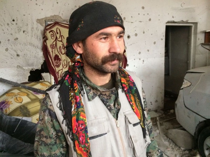 Ben trong thi tran Syria bi phien quan IS bao vay-Hinh-9
